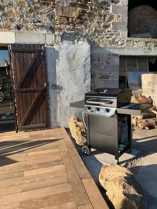 וילה הוילה Champagnac-le-Vieux Ancienne Etable - En Pleine Campagne Francaise
