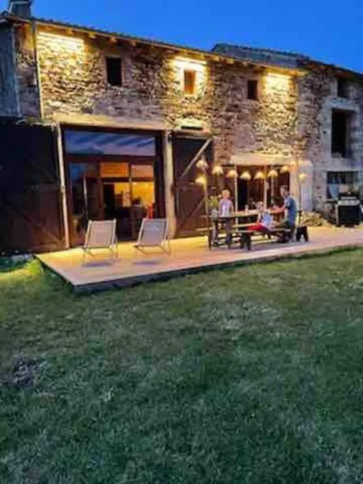 הוילה Champagnac-le-Vieux Ancienne Etable - En Pleine Campagne Francaise צרפת