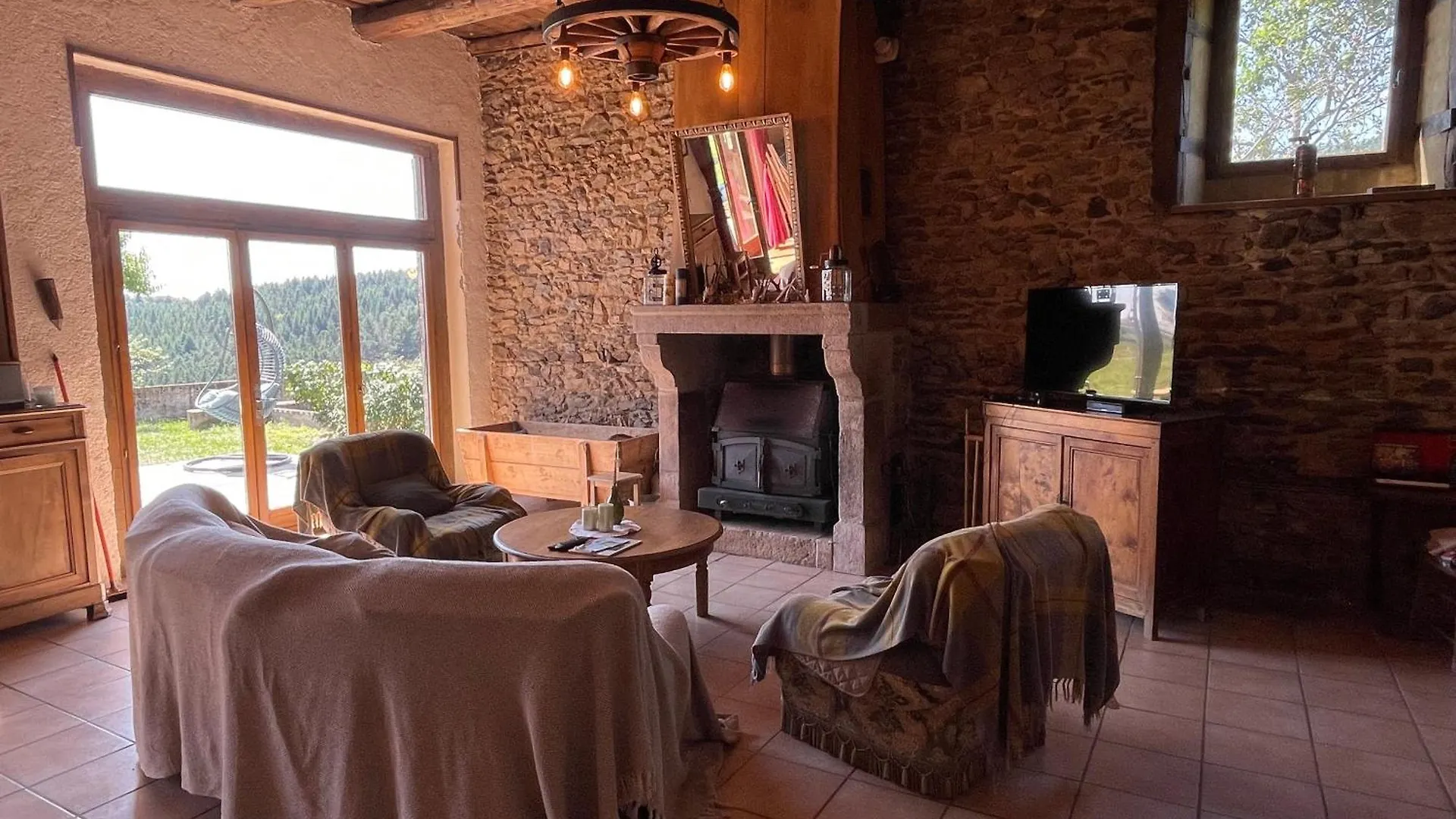 הוילה Champagnac-le-Vieux Ancienne Etable - En Pleine Campagne Francaise וילה